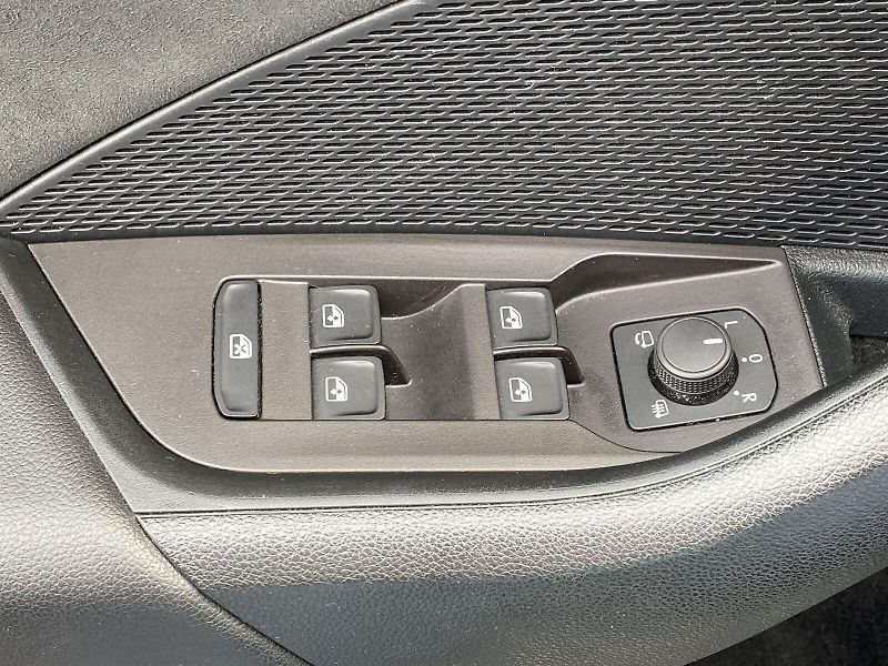 Škoda Octavia (2024) Combi 1.4 TSI iV DSG RS - fotka 21 z 35