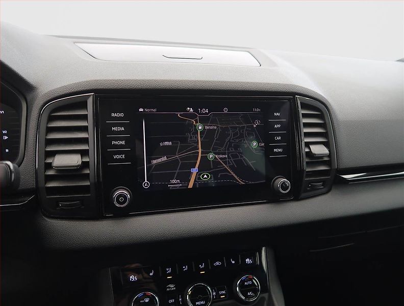 Škoda Karoq (2021) Sportline 1.5 TSI, digi klima - fotka 16 z 27