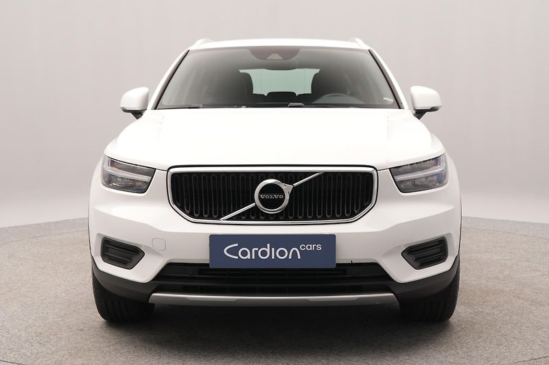 Volvo XC40 T4 MOMENTUM AUT - fotka 15 z 45