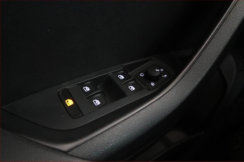 Škoda Karoq (2022) 1.5 TSI - fotka 18 z 20