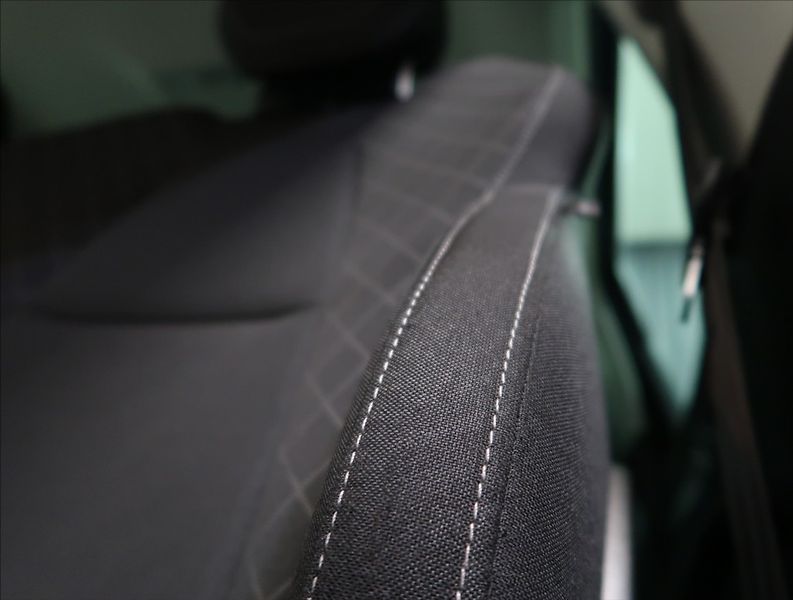 Škoda Karoq 1,5 TSI ČR 1. MAJ NAVI 2x ALU - fotka 35 z 45