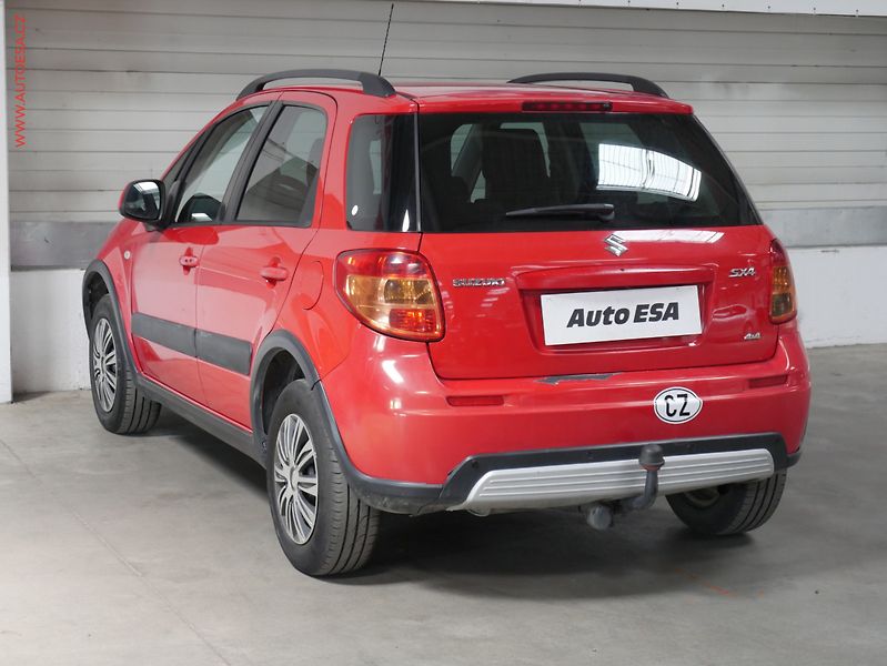 Suzuki SX4 (2009) 1.6i 4x4, ČR, AC, TZ, park - fotka 4 z 20