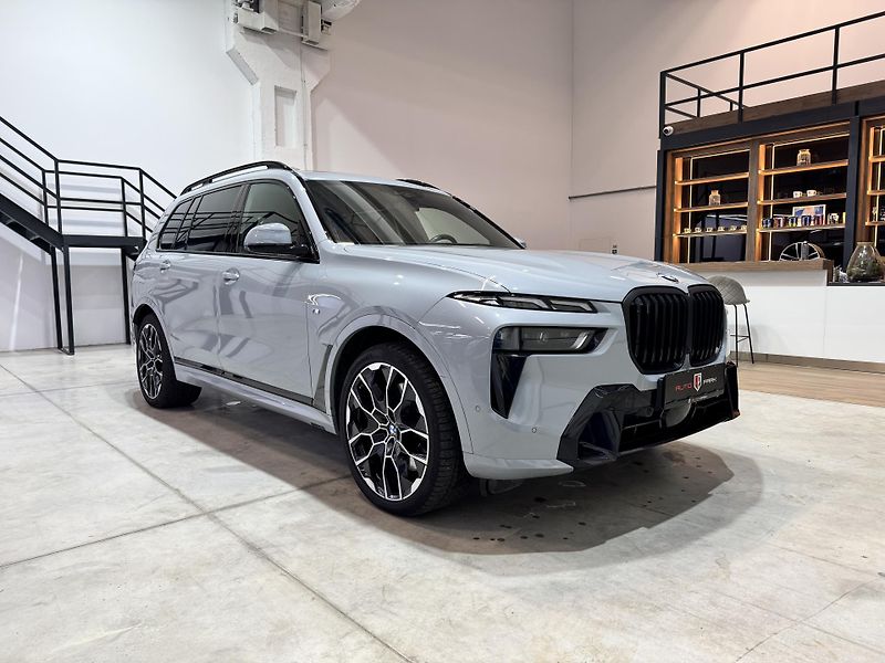BMW X7 (2024) xDrive 40d mHEV A/T - fotka 3 z 18