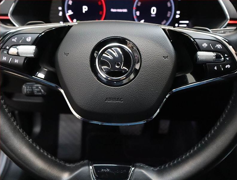 Škoda Superb (2022) Laurin&Klement 2.0 TDI - fotka 18 z 22