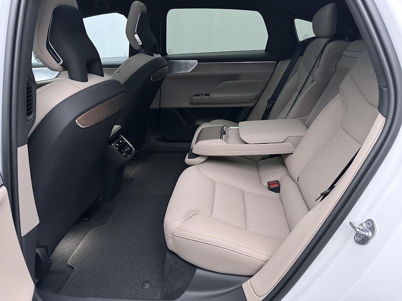 Volvo ES90 (2026) PURE ELECTRIC ULTRA - fotka 5 z 20
