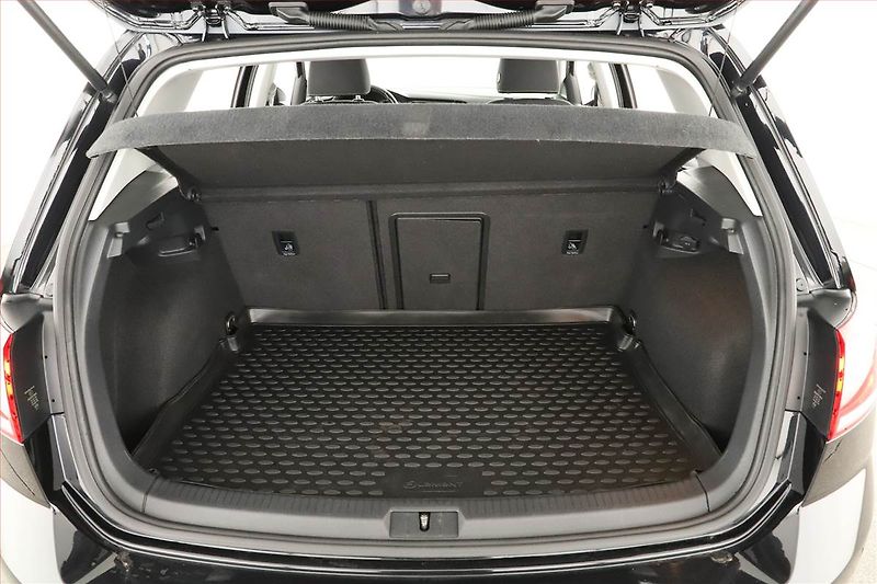 Volkswagen Golf (2020) Highline 1.5 TSI, Serv.kniha - fotka 11 z 15