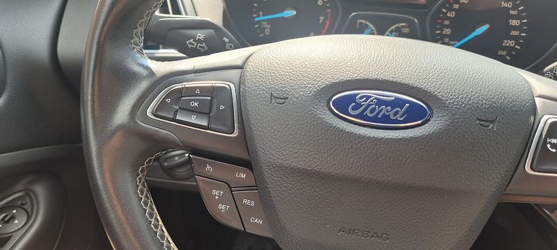 Ford Kuga (2016) 1,5 110kW ST-Line Bi-Xenony - fotka 26 z 45