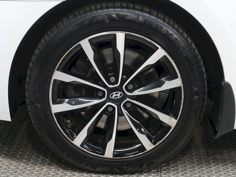 Hyundai i40 (2017) 1.7CRDI 104KW NAVI - fotka 12 z 34