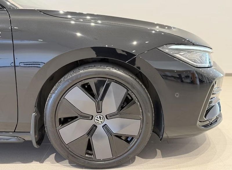 Volkswagen Passat Variant 2.0 TDI 4M R-Line Masáž HuD - fotka 3 z 22