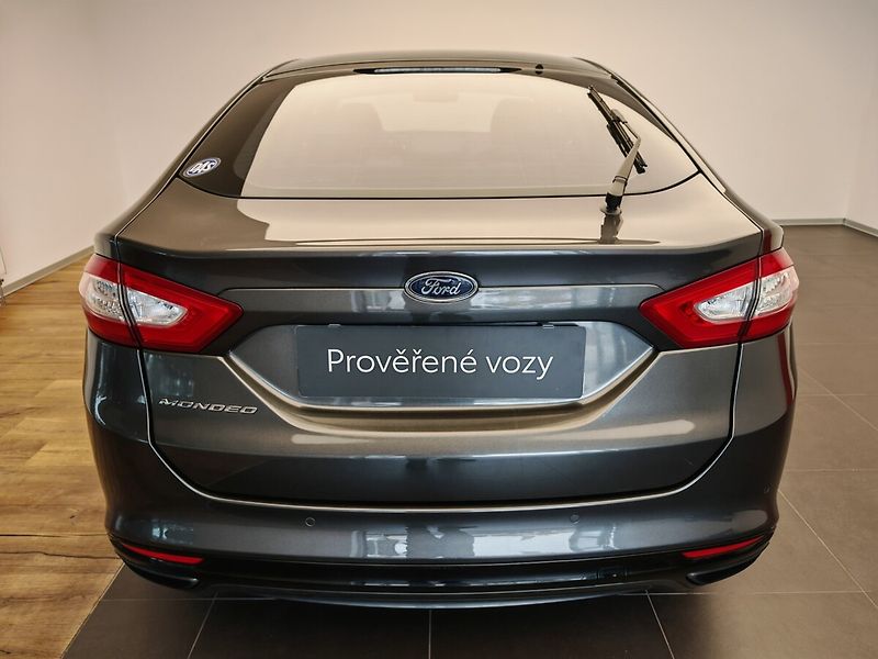 Ford Mondeo Titanium 2.0 EcoBoost 179kW au - fotka 4 z 42