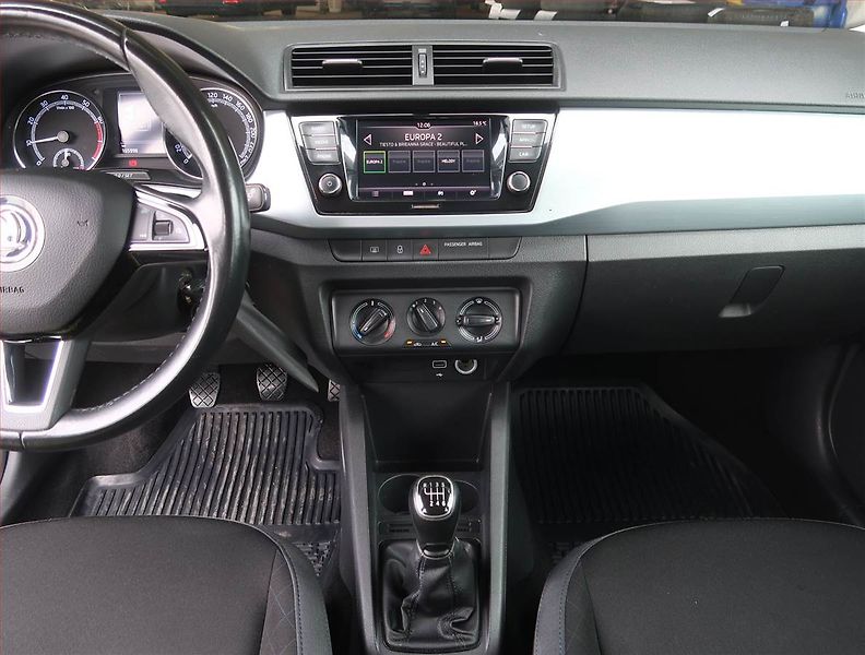 Škoda Fabia (2019) 1.0 TSI, Tempomat - fotka 12 z 19