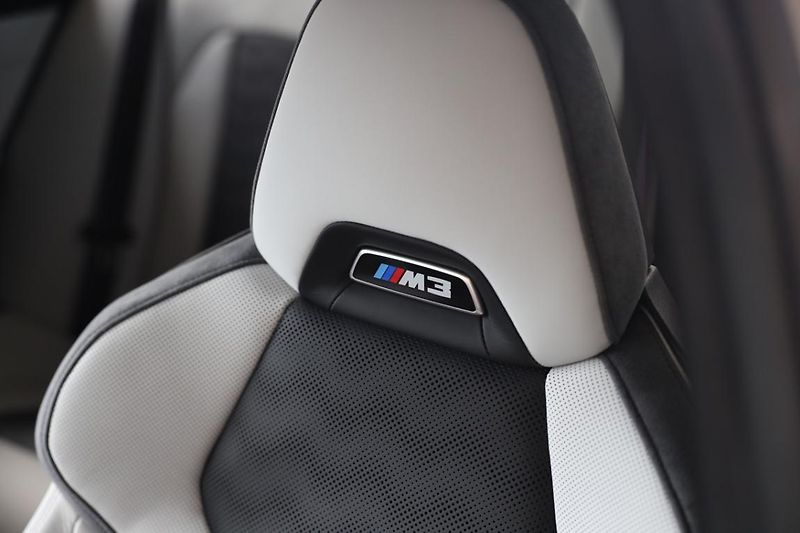 BMW M3 Competition xDrive Sedan - fotka 16 z 19