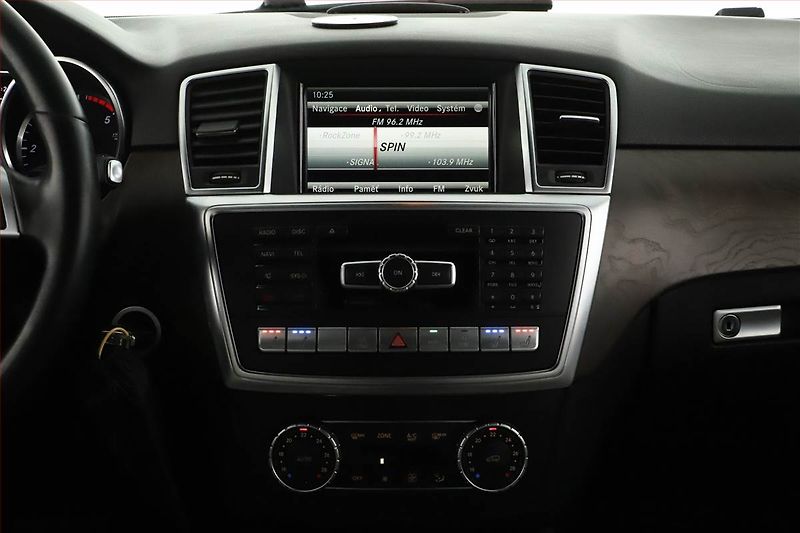 Mercedes-Benz Třídy M (2014) ML 350 BlueTEC, 4X4, Automat - fotka 18 z 20