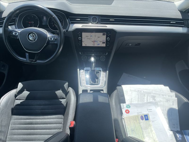 Volkswagen Passat 2,0 TDI 140kW BMT 4MOT DSG Hig - fotka 12 z 42