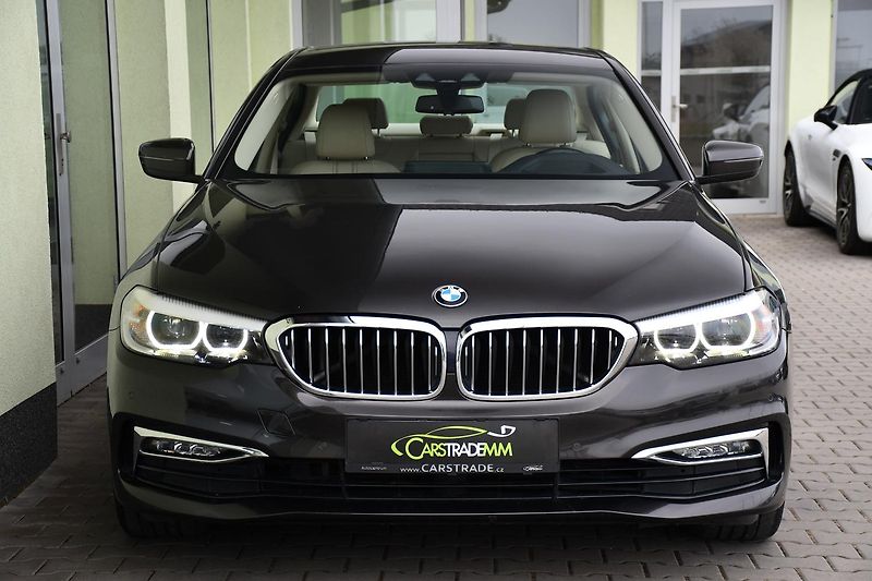 BMW Řada 5 540i xD LUXURY LINE HUD - fotka 9 z 35
