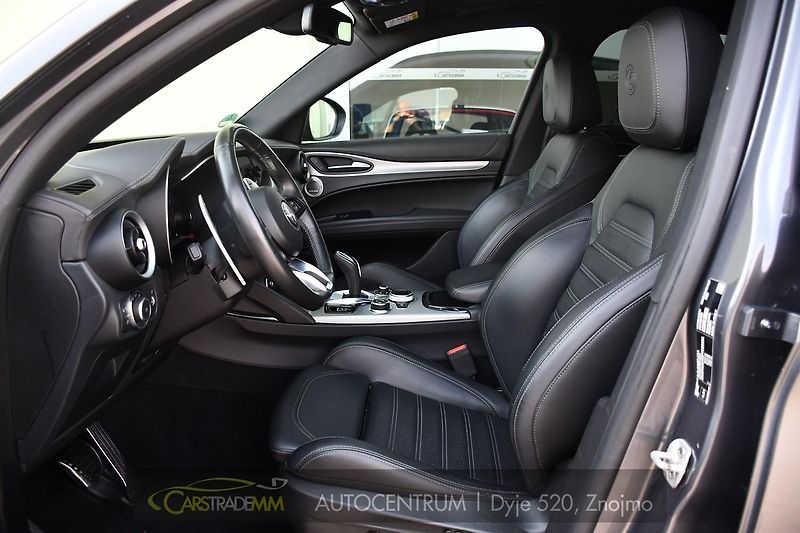 Alfa Romeo Stelvio 2.2D VELOCE Q4 H&K PANOR TAŽNÉ - fotka 10 z 53