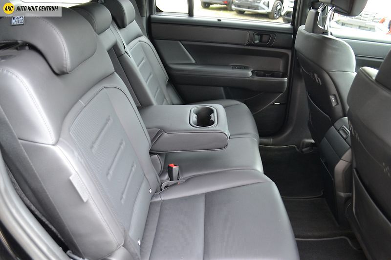 Hyundai Santa Fe 1.6T-GDI HEV 4WD CALLIGRAPHY 7 - fotka 28 z 95