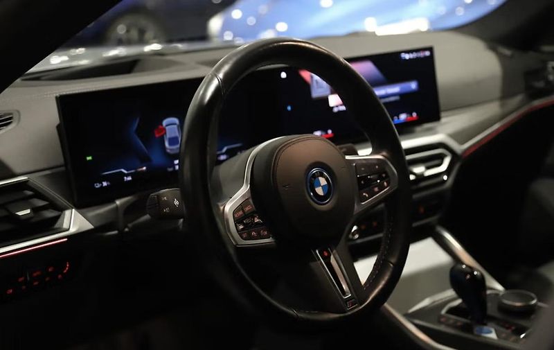 BMW i4 M50 xDrive GC 360k Tažné Laser - fotka 11 z 13