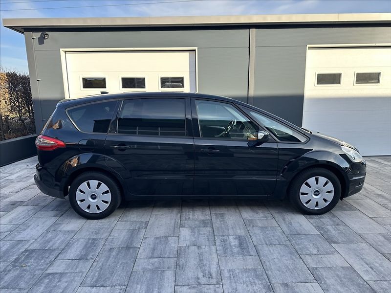 Ford S-MAX 2,0 TDCI 140PS  Trend - fotka 4 z 49