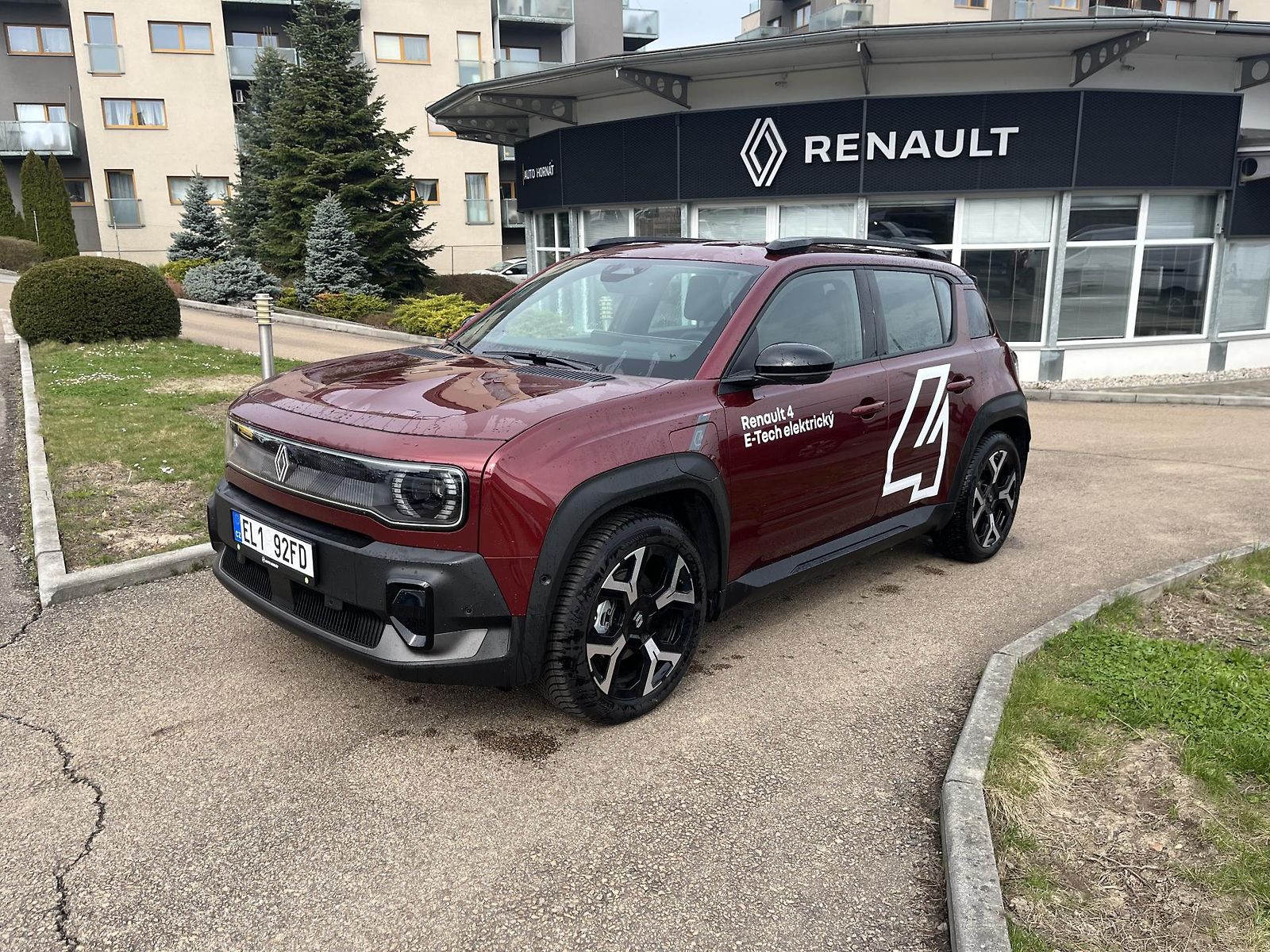 Renault 4 E-TECH techno 150 k comfort range