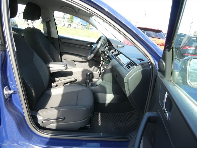 Škoda Rapid 1,6 TDi 66kW 2x kola,klima,ČR - fotka 16 z 30
