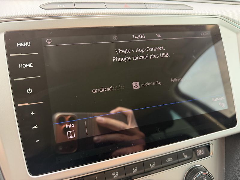 Volkswagen Passat 2.0 TDI MASÁŽ NAVIGACE TAŽNÉ - fotka 22 z 40
