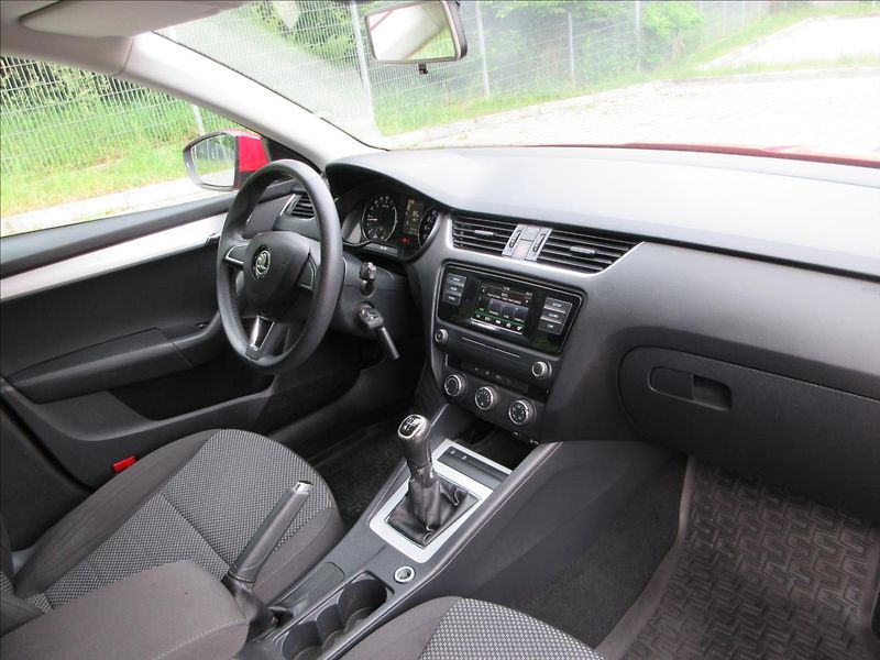 Škoda Octavia 1,6 TDi 81 Kw, Nové v ČR - fotka 14 z 25