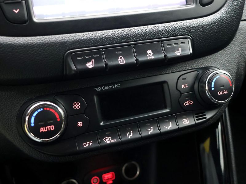 Kia Ceed 1,6 CRDi 100kW GT-Line CZ Navi - fotka 28 z 38
