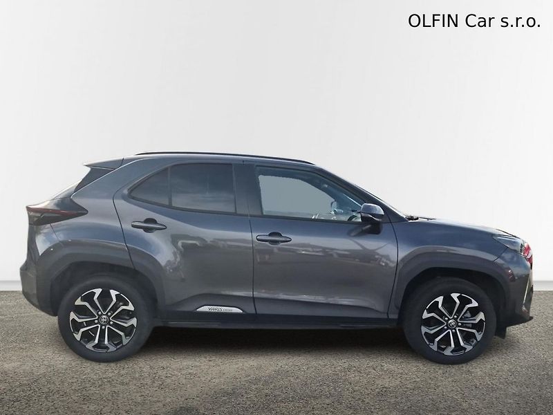 Toyota Yaris Cross 1,5 HEV FWD Style 85kW - fotka 6 z 26