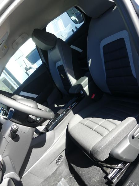 Citroën C4 (2026) PLUS Hybrid 145k Automatic  - fotka 9 z 21