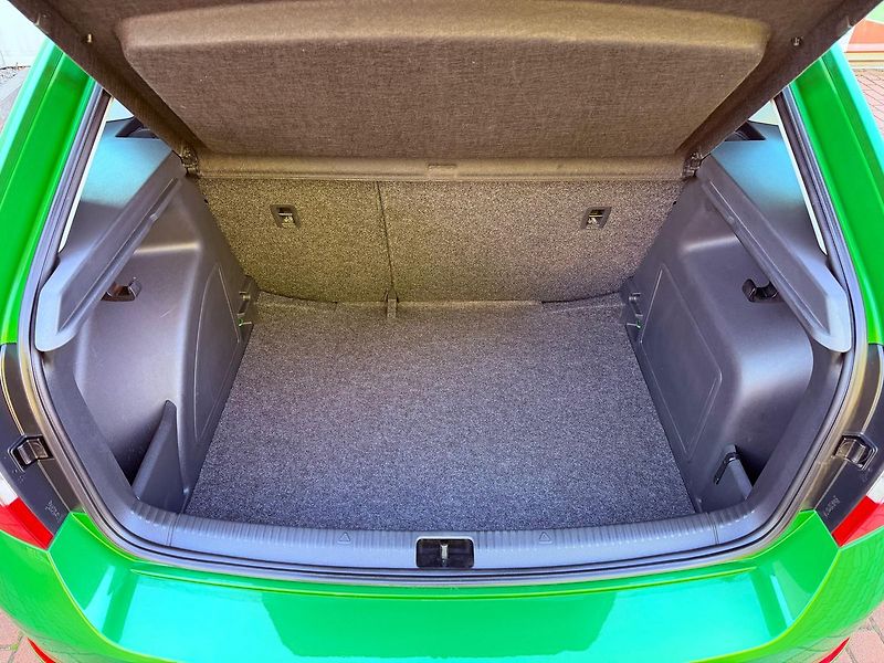 Škoda Rapid 1.2 TSi Ambition Fresh, ČR - fotka 9 z 21