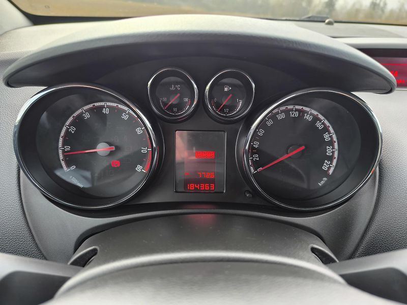 Opel Meriva (2011) 1.4  1.MAJITEL, DOLOŽENÉ KM - fotka 20 z 28