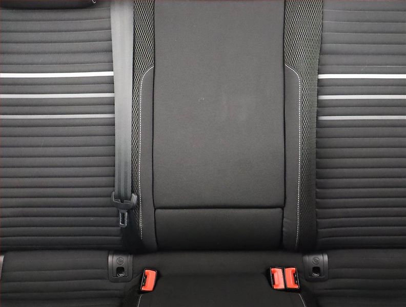 Volkswagen Golf (2015) 2.0 TDI, Navi, Park. senzory - fotka 10 z 19