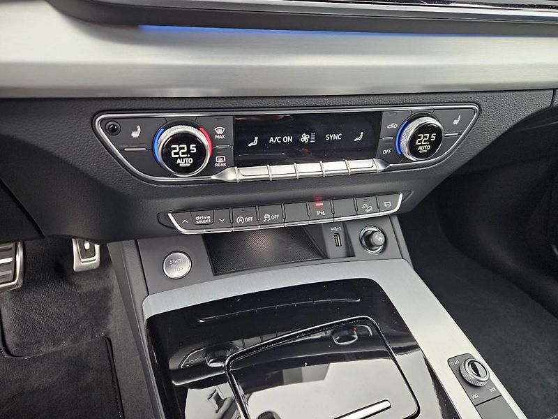 Audi Q5 2.0TDi Sportback S-Line 150kW - fotka 16 z 23