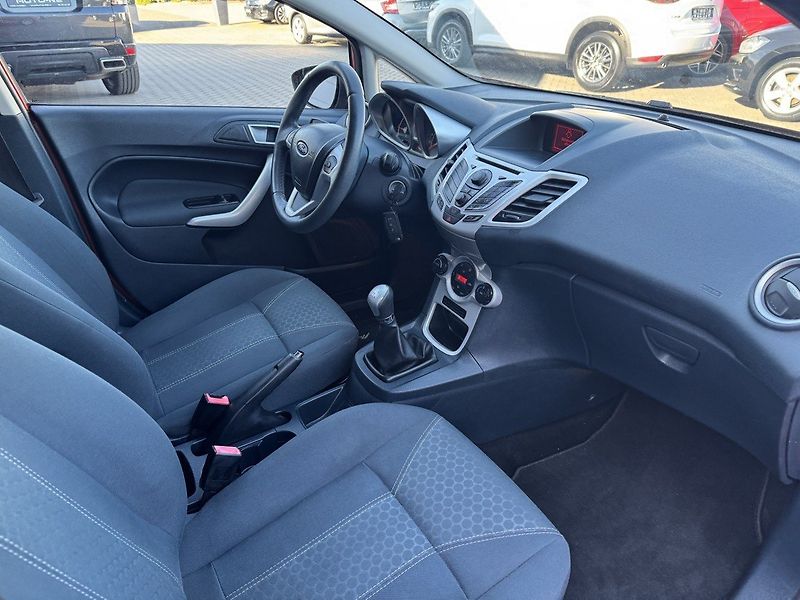 Ford Fiesta (2011) 1.6i Titanium Digi Klima WP - fotka 15 z 50