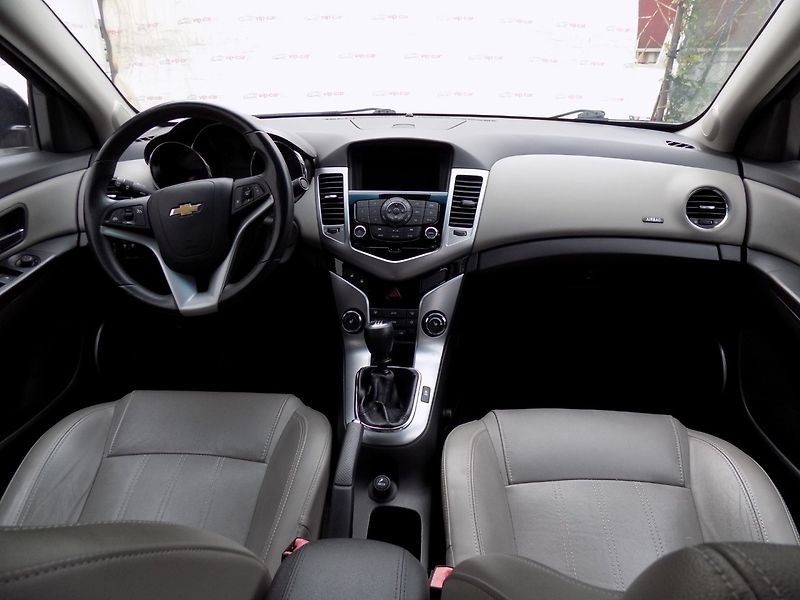Chevrolet Cruze (2011) 2.0 VCDi/Klima/Kůže/NAVI/ - fotka 19 z 32