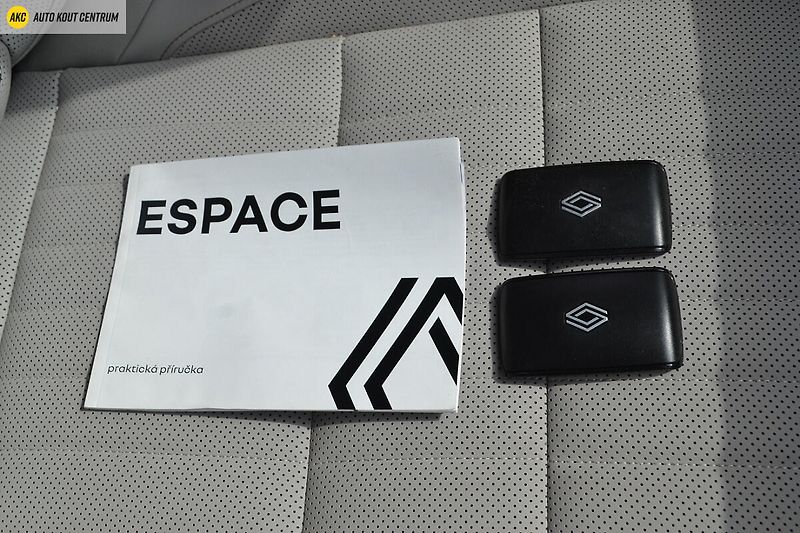 Renault Espace ICONIC E-TECH FULL HYBRID 200k - fotka 75 z 79