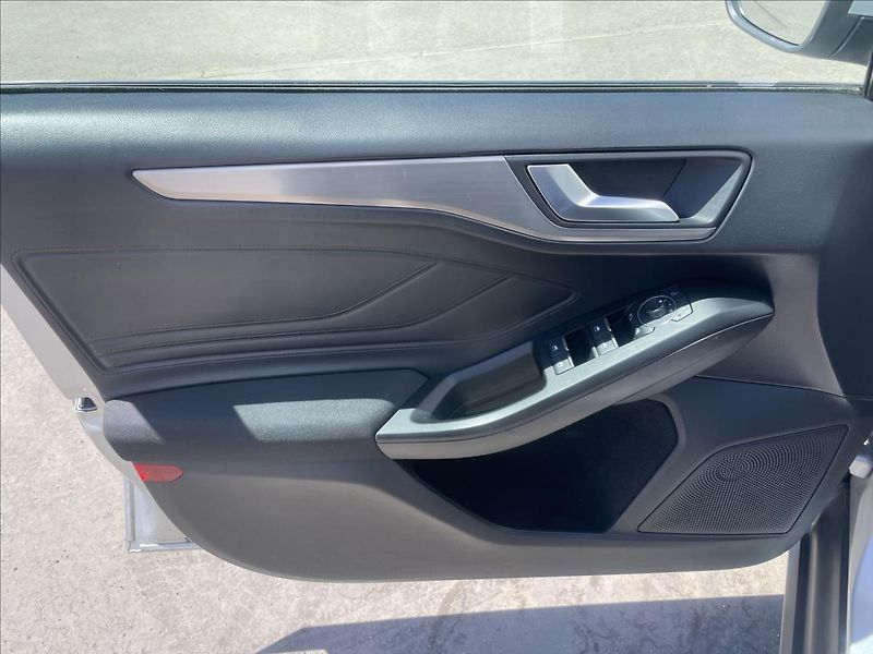 Ford Focus 1,5 Ecoblue AT8 Titanium - fotka 14 z 23