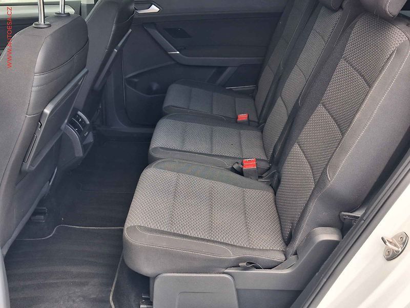 Volkswagen Touran (2019) 2.0TDi, DSG, navi, AC, TZ - fotka 10 z 23
