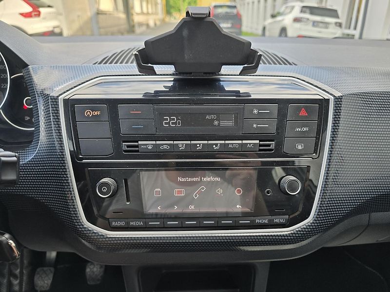 Volkswagen up! CNG KAMERA + DIGIKLIMA ČR - fotka 22 z 27