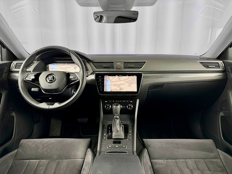 Škoda Superb 2.0 TDI DSG STYLE PLUS, DCC, A - fotka 10 z 33