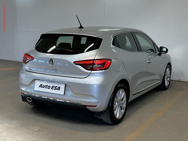 Renault Clio (2022) 1.0 TCe, 1.maj,ČR, Intense - fotka 4 z 15
