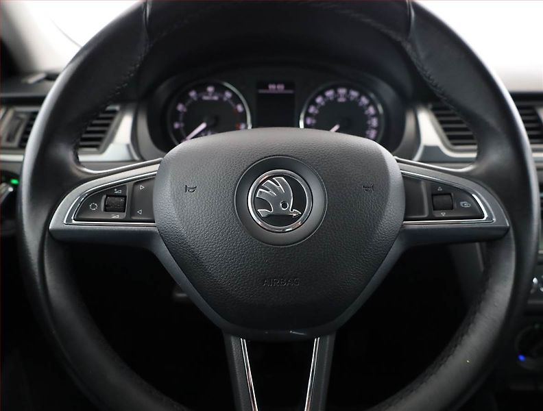 Škoda Rapid (2014) Ambition Plus 1.2 TSI - fotka 8 z 13