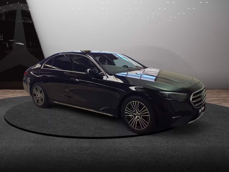 Mercedes-Benz Třídy E 220d 4M Excl. Premium HuD Vent - fotka 3 z 12