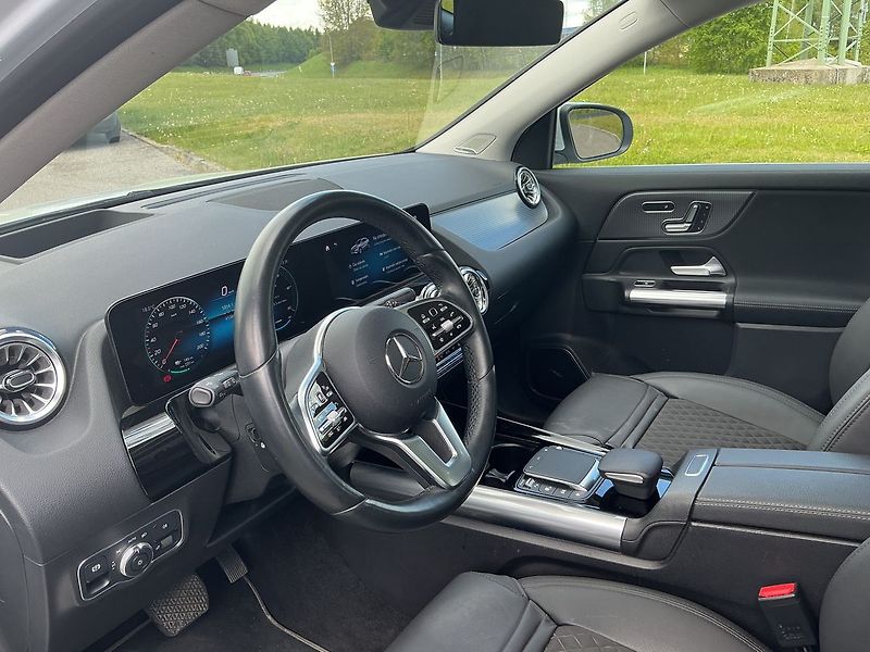 Mercedes-Benz EQA 300 Advancet 4MATIC - fotka 10 z 28
