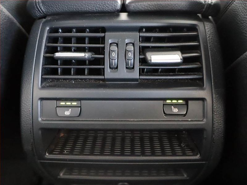 BMW Řada 5 (2013) 530d xDrive, 4X4, Automat - fotka 21 z 27