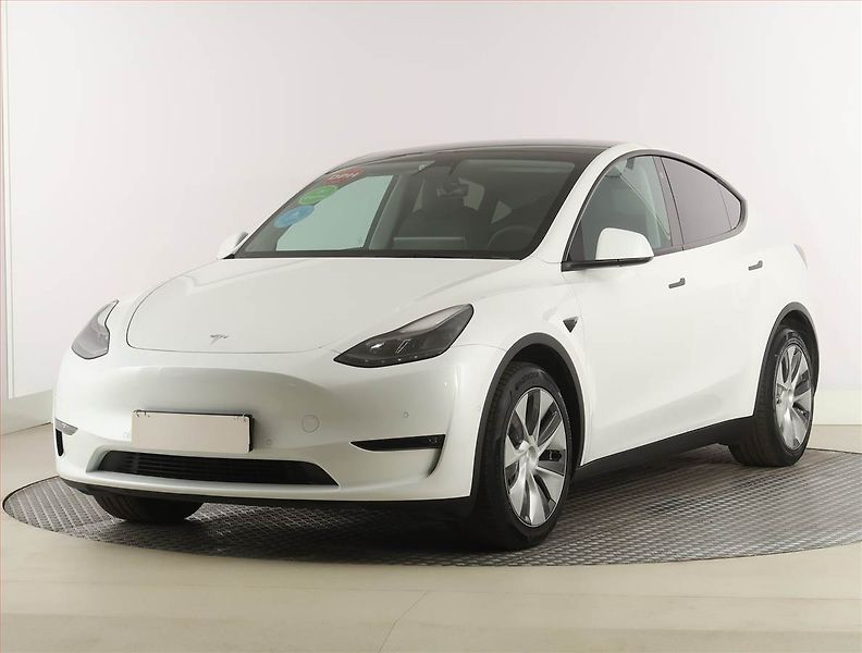 Tesla Model Y (2022) Long Range AWD 79kWh, SoH 93% - fotka 2 z 33