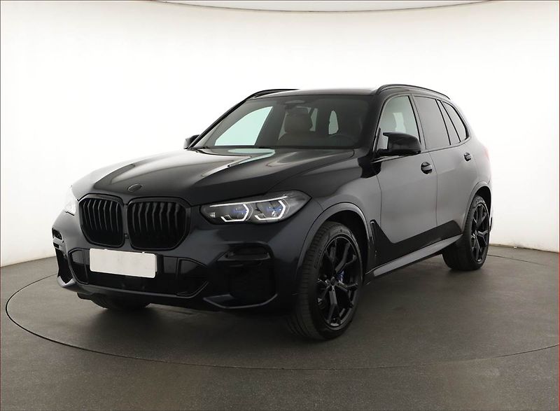 BMW X5 (2023) xDrive30d - fotka 2 z 30
