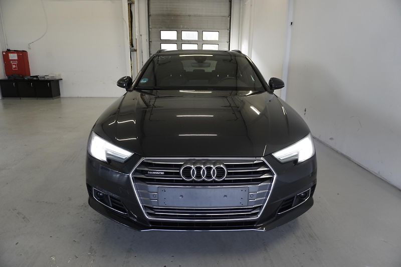 Audi A4 (2016) 2.0 TDI 140kW QUATTRO S TRONIC - fotka 2 z 37