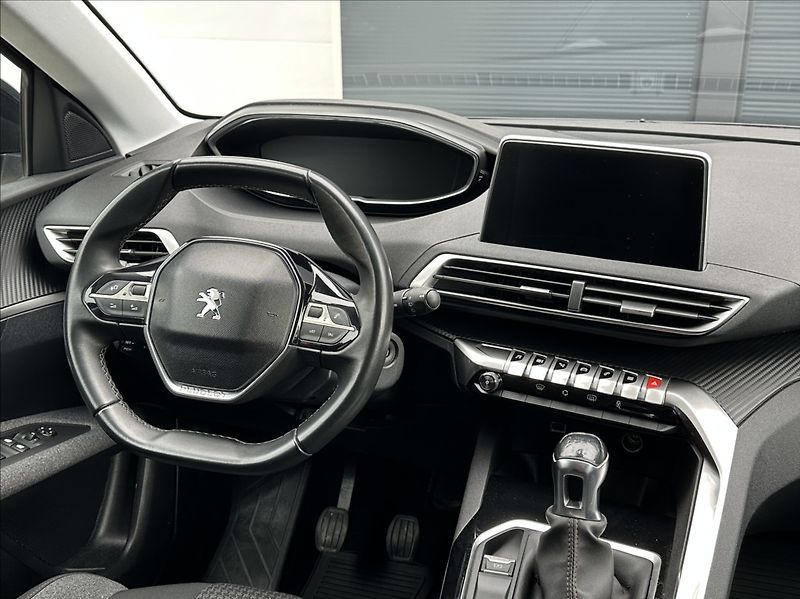 Peugeot 3008 1,5 BlueHDI 130PS  Active - fotka 23 z 55